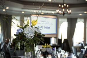 Gala Screen with flower arrangement 2 Gala Screen with flower arrangement 2